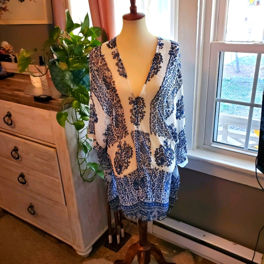 🎉🎉Vince Camuto poncho - Picture 1 of 4